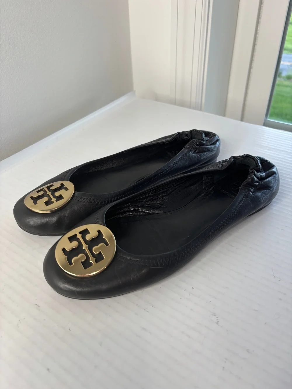 Tory Burch Minnie Leather Ballet Flats Womens Shoe Size 8 Black Travel Gold Logo